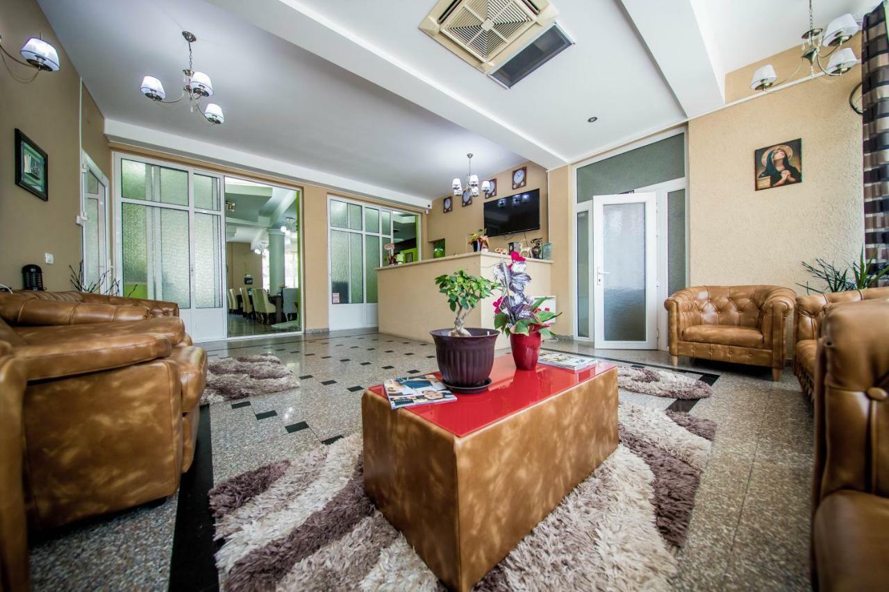 Hotel Darosy 阿拉德 外观 照片